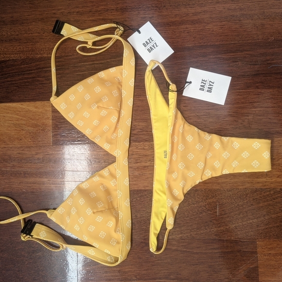 Nwt DAZE DAYZ Jasmine yellow tan logo .bikini S - Picture 11 of 13